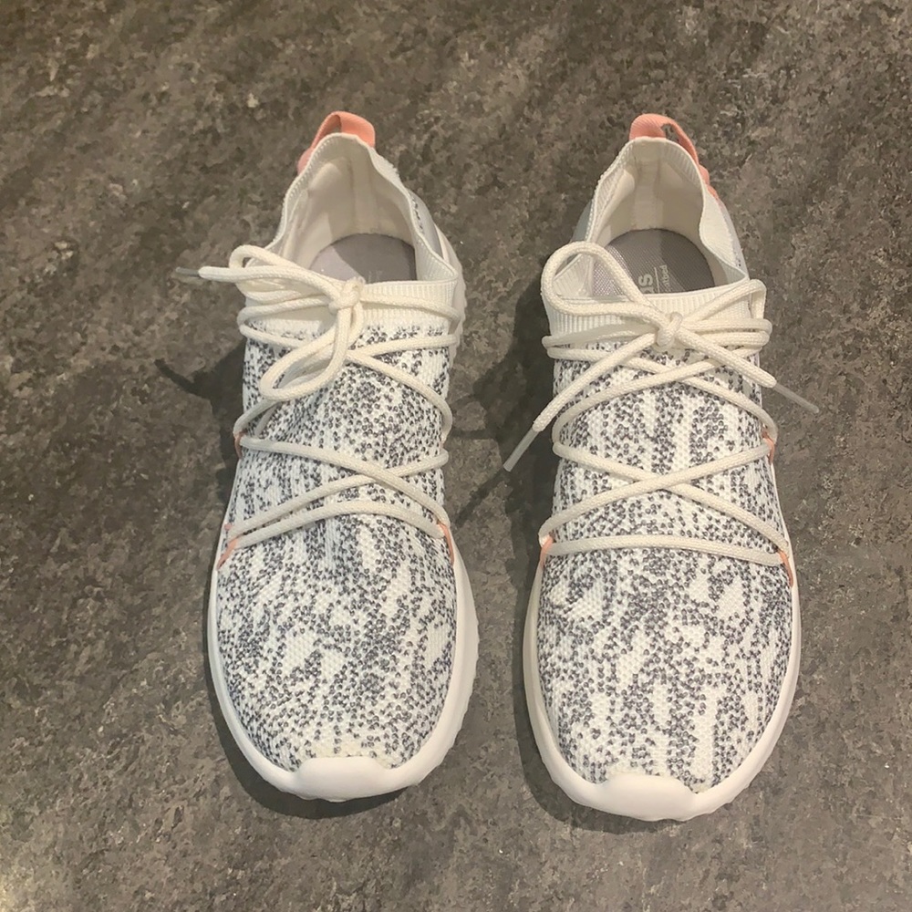 Adidas Cloudfoam Sneakers size 9.5!